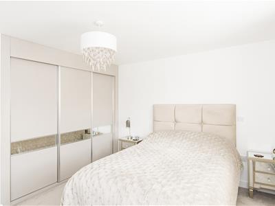 Bedroom One Photo 2